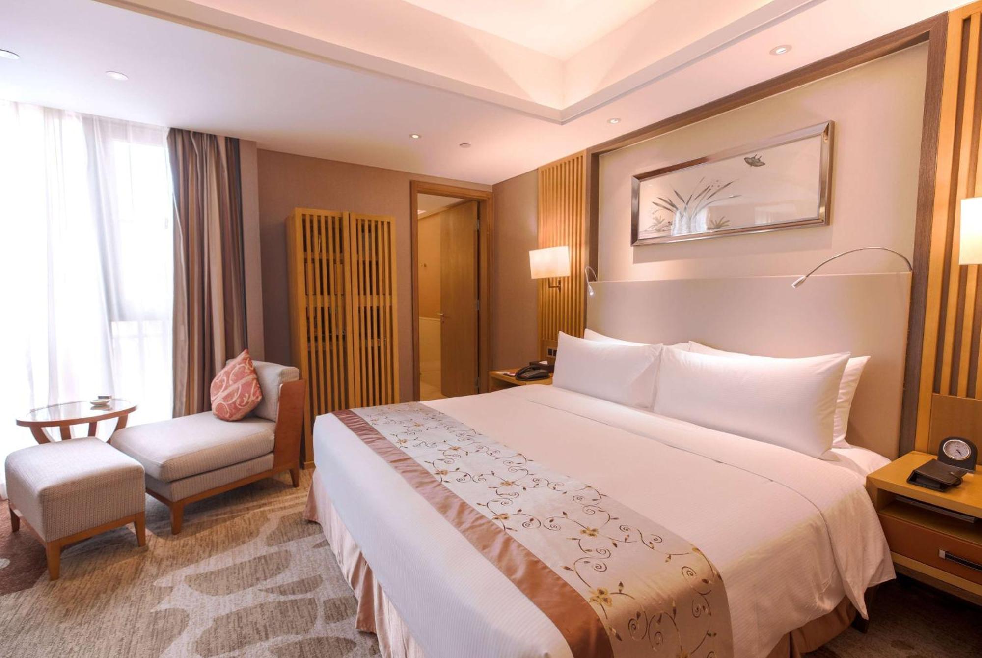 Готель Ramada Plaza By Wyndham Fuzhou South Екстер'єр фото