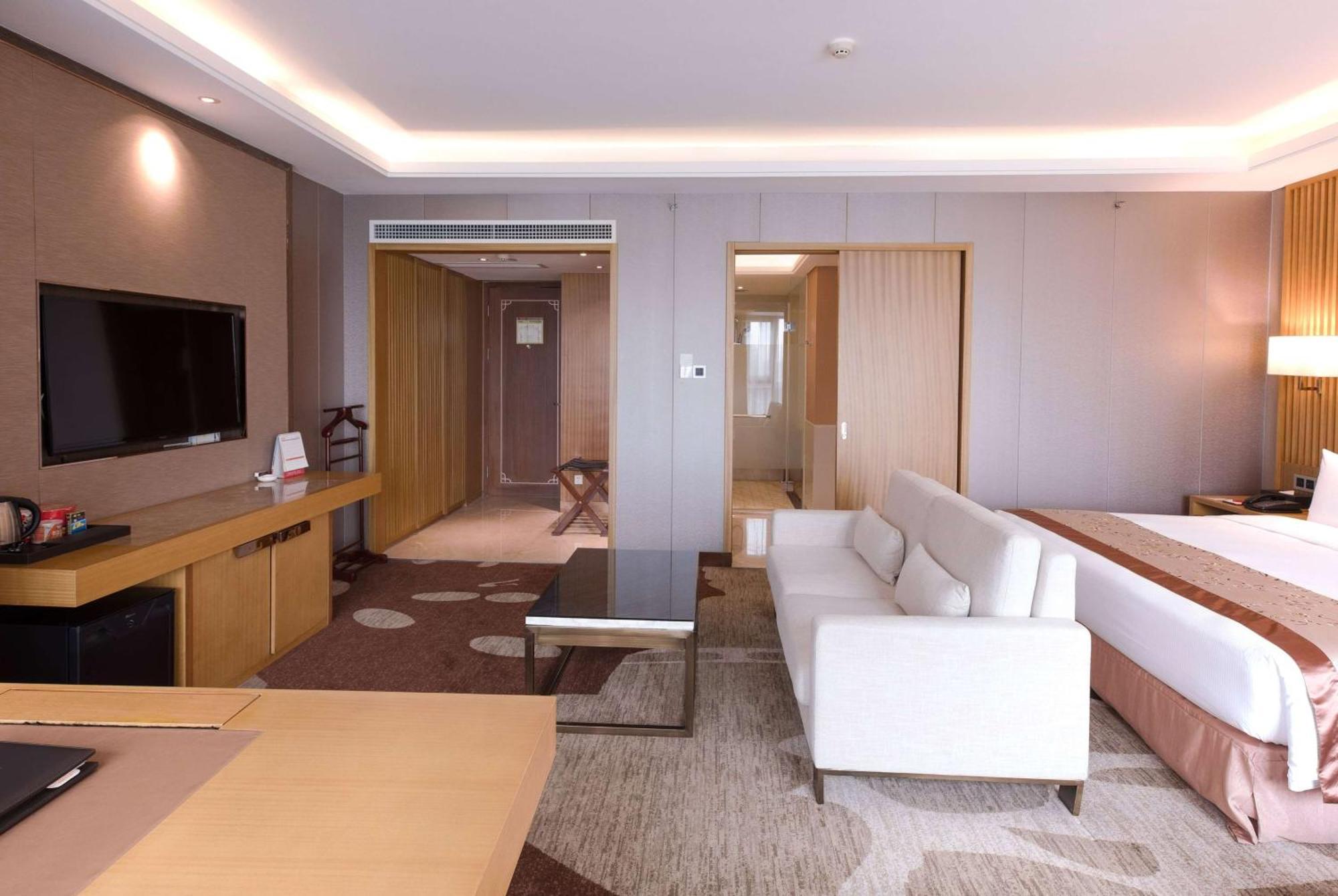 Готель Ramada Plaza By Wyndham Fuzhou South Екстер'єр фото